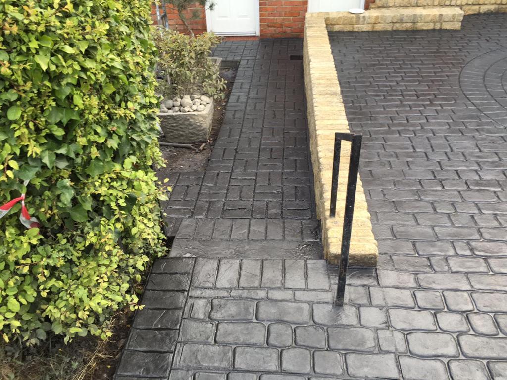 Driveway and paving contractors